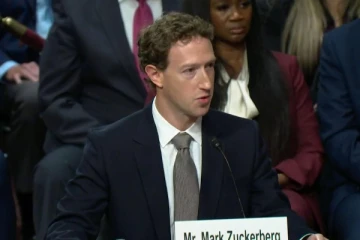 பகிரங்க மன்னிப்பு கோரிய முகநூல் நிறுவன பிரதானி ஸக்கர்பேர்க்