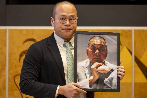 வெளிநாட்டில் தேசிய பாதுகாப்பு குற்றங்களில் குற்றவாளி... சதி வலையில் பிரித்தானியா கோடீஸ்வரர் | Briton Jimmy Lai Found Guilty