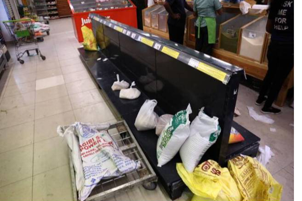 இலங்கையில் உணவு தட்டுப்பாடு... மளிகை கடைகள் மூடப்படும் அவலம்! | Supermarket Shelves About To Go Empty Srilankan