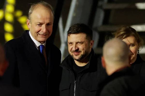 வெளிநாட்டில் ஜெலென்ஸ்கிக்கு உயிர் பயம் காட்டிய ட்ரோன்கள்: தீவிர விசாரணை முன்னெடுப்பு | Drones Seen Zelenskyy Landed Dublin வெளிநாட்டில் ஜெலென்ஸ்கிக்கு உயிர் பயம் காட்டிய ட்ரோன்கள்: தீவிர விசாரணை முன்னெடுப்பு | Drones Seen Zelenskyy Landed Dublin