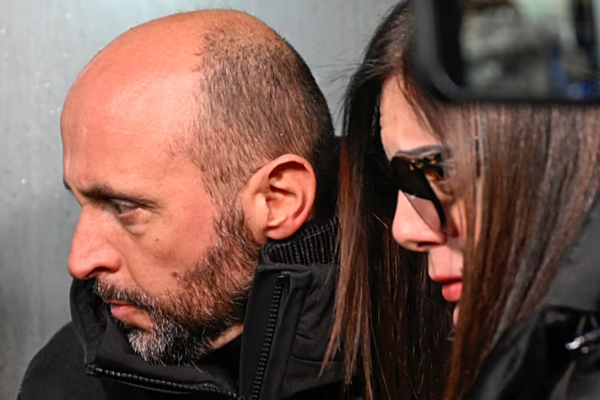 சுவிட்சர்லாந்தின் கேளிக்கை விடுதியில் ஏற்பட்ட பயங்கர தீ விபத்து - உரிமையாளர் கைது | Owner Of Swiss Ski Resort Bar Taken Into Custody சுவிட்சர்லாந்தின் கேளிக்கை விடுதியில் ஏற்பட்ட பயங்கர தீ விபத்து - உரிமையாளர் கைது | Owner Of Swiss Ski Resort Bar Taken Into Custody