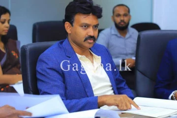 සමාගම් පසෙකලා දමා ජනතාව වෙනුවෙන් පෙරට ආ සෙන්තිල් තොණ්ඩමන්. - (PHOTOS)