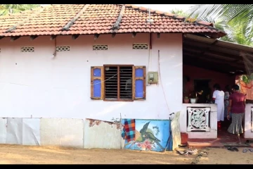 வீடு புகுந்து பெண்கள் மீது தாக்குதல் நடத்திய கும்பல்! துணிச்சலாக செயற்பட்ட 13 வயது சிறுமி