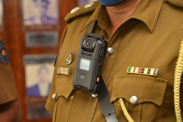 விடுமுறை இல்லை; வேலையை இராஜினாமா செய்த பொலிஸ் கான்ஸ்டபிள் | Police Constable Resigned To Non Grant Of Leave