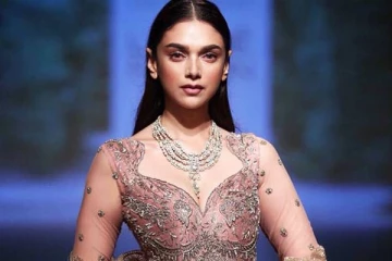 மூக்கு சர்ஜரி செய்வதற்கு முன் நடிகை அதிதி ராவ் எப்படி இருந்துள்ளார் தெரியுமா?- இதோ பாருங்கள்