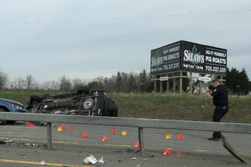 கனடாவில் இடம்பெற்ற விபத்தினால் மூடப்பட்ட சாலைகள்