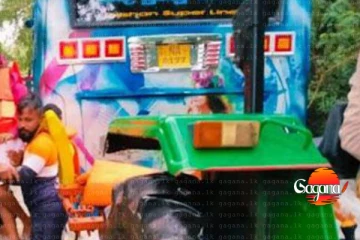 දෙවියනේ මගීන් 23ක් සමග බස්රථයක් වතුර යටට යයි