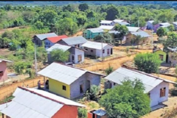 இலங்கையில் 10,000 வீடுகளை அழிக்க திட்டம்