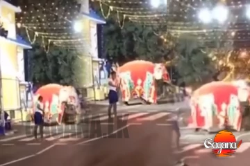 දෙවිනුවර පෙරහැර සලිත කරමින් භයානක අලි කුලප්පුවක්, හැමෝම පණ බේර ගන්න දුවයි