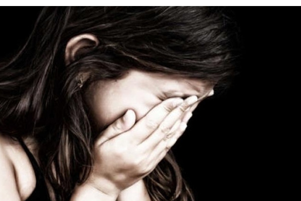 10 வயது சிறுமிக்கு ஆபாச படங்களை காண்பித்து துஷ்பிரயோகம் | Abusing The Girl By Showing Pornographic Pics