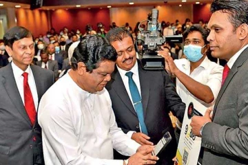 புதிய அமைச்சர்களுக்கு முன்னாள் அமைச்சர் பந்துல வழங்கும் செய்தி(Photo)