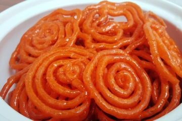 வீட்டில் இட்லி மாவை வைத்தே... ஸ்வீட் ஜிலேபி செய்யலாம்! எப்படி தெரியுமா?