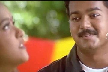 இப்படியொரு காட்சியில் விஜய்யா?? நடிகையின் இடுப்பில் லீலை செய்த வீடியோ வைரல்..