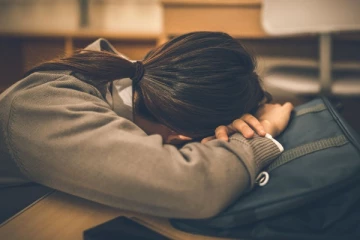 இலங்கையில் நாளொன்றுக்கு 8 பேர் தற்கொலை ; வெளியான பகீர் அறிக்கை