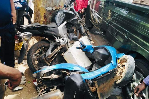 வீதியோரத்தில் நிற்பது கூட ஆபத்தா? கிளிநொச்சியில் விபரீதம்!(Photos) | Is It Even Dangerous Side Of The Road