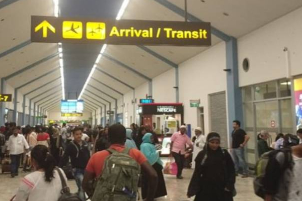 நாட்டைவிட்டு அவசர அவசரமாக வெளியேறும் இளைஞர்கள்! | Young People Leaving Sri Lanka In A Hurry