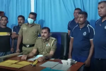 சிஐடி என கூறி பெண் ஒருவரை கட்டிவைத்துவிட்டு கொள்ளையில் ஈடுபட்ட 6 பேர் கைது (Video)