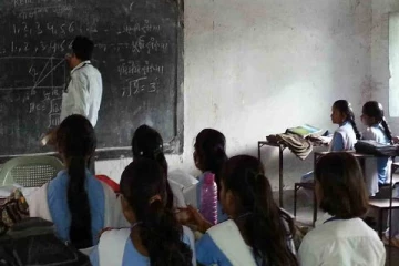 ஃபீஸ் கட்டாத மாணவன்.. பள்ளி கொடுத்த கொடூரம் தண்டனை - நிர்வாகம் வெறிச்செயல்!