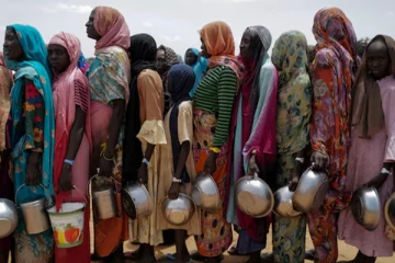 உணவுக்காக பாலியல் பலாத்காரம்; வரிசையில் நிற்கும் பெண்கள்; சூடானில் அவலம்!