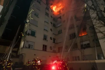 பிரான்ஸில் தீயில் கருகிய பெண்ணும் 7 பிள்ளைகளும்!