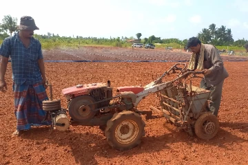 யாழில் விவசாயி ஒருவரின் புதிய கண்டுபிடிப்பு (Video)