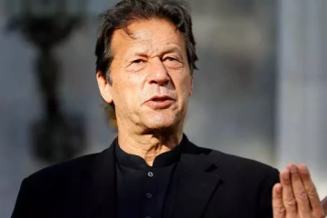 இம்ரான் கான் கைது சட்டவிரோதமானது: உடனடியாக விடுதலை செய்ய பாகிஸ்தான் நீதிமன்றம் உத்தரவு