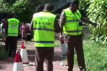 தாய் மற்றும் மகன் மீது கூரிய ஆயுதத்தால் தாக்குதல்