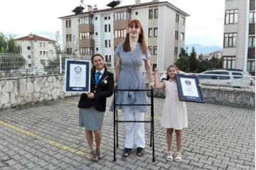 கின்னஸில் இடம்பிடித்த உலகின் மிக உயரமான பெண்