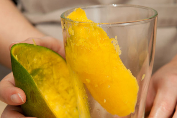 மாங்கொட்டைய இனி தூக்கி வீசிடாதீங்க...இப்படி செஞ்சா முடி காடு மாதிரி அடர்த்தியா வளரும்! | Health What Are The Benefits Mango Seeds