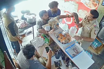 உணவுக்கு பணம் கேட்ட ஓட்டல் ஓனர் - ஷூவை கழற்றி தாக்க முயன்ற எஸ்எஸ்ஐ!