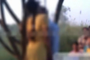 විවාහ සිහිනය බොඳකරමින් තරුණ යුවලක් දියේ ගසාගෙන යයි..නොසිතූ මොහොතක සිදුවූ අනතුර.