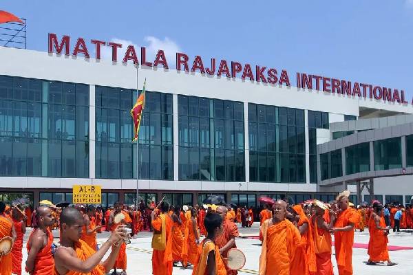 உலகின் வெறுமையான விமான நிலையம் எங்குள்ளது தெரியுமா? வியக்க வைக்கும் பின்னணி! | The World S Emptiest Airport Mria Full History