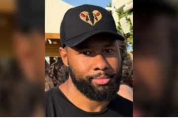 டொரண்டோவில் கொள்ளையுடன் தொடர்புடைய ஒருவரை தேடும் பொலிஸார்