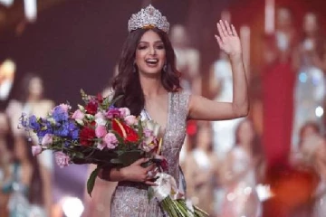 21 ஆண்டுக்குப் பின்  பிரபஞ்ச அழகியான இந்திய யுவதி!