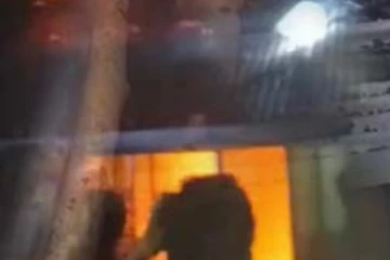 වතු නිවාස පෙළක හටගත් දරුණු ගින්න.නිවාස 24ක් විනශයි..