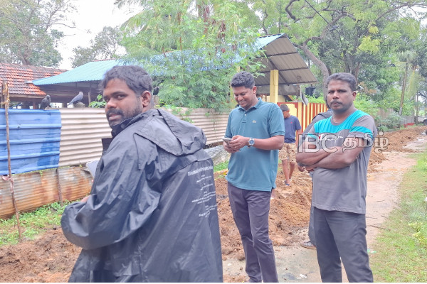 மட்டக்களப்பில் கொட்டி தீர்க்கும் மழை : வெள்ளத்தில் மூழ்கிய தாழ் நிலங்கள் | Low Lying Areas In Batticaloa Flooded By Rain மட்டக்களப்பில் கொட்டி தீர்க்கும் மழை : வெள்ளத்தில் மூழ்கிய தாழ் நிலங்கள் | Low Lying Areas In Batticaloa Flooded By Rain