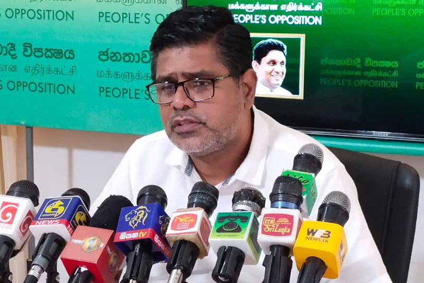 மகிந்தவும் நாமலும் வெளிவந்த பின்னணியில் ரணில்! அம்பலமான தகவல் | Mahinda Namal Main Ones Who Were Due To Come Out