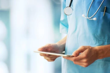 கனடாவில் நோயாளியுடன் தகாத உறவு பேணிய தாதிக்கு தண்டனை