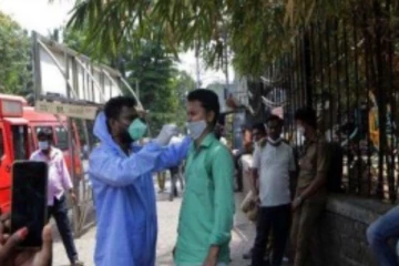 வாயில் செல்களை அழிக்கும் கொரோனா... புதிய அறிகுறியால் பீதியில் மக்கள்