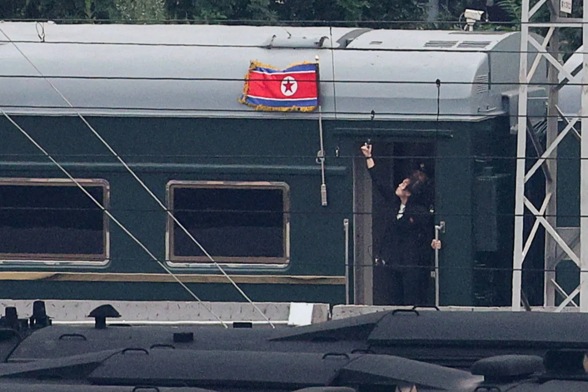 ஆறு ஆண்டுகளுக்குப் பின் சீனா - வடகொரியா தொடருந்து சேவை | China North Korea Train Service Resumes
