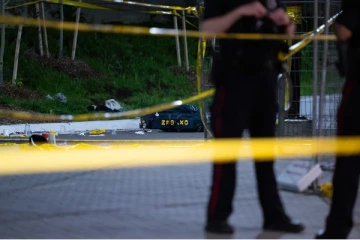 டொரண்டோவில் பட்டப்பகலில் துப்பாக்கிச்சூடு – ஒருவர் உயிரிழப்பு, ஐவர் காயம்