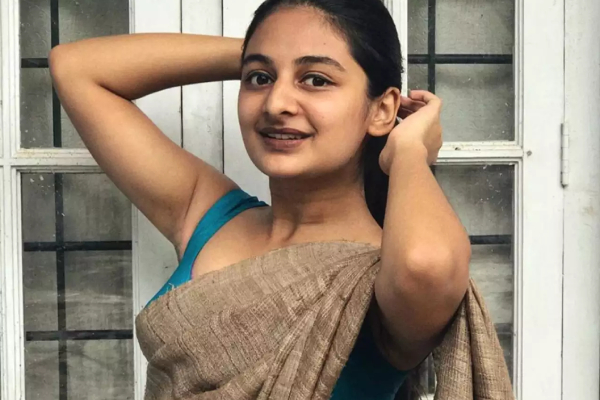 கௌதமி - கமலின் 18 வயது ரீல் மகளா இது? கவர்ச்சியில் எல்லை மீறிய போஸ்! | Esther Anil Latest Hot Photoshoot