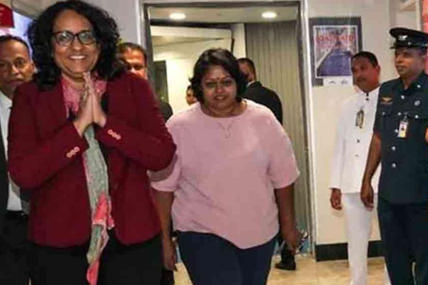 இந்தியாவிலிருந்து நாடு திரும்பிய பிரதமர் ஹரிணி அமரசூரிய | Prime Minister Harini Returns From India