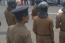 கொழும்பில் ஆர்ப்பாட்டத்தில் குதித்த பௌத்த பிக்குகள்