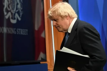 பிரித்தானியாவில் திட்டமிட்டப்படி கோவிட் - 19 கட்டுப்பாடுகள் தளர்த்தப்படும்! - பிரதமர் வெளியிட்ட அறிவிப்பு