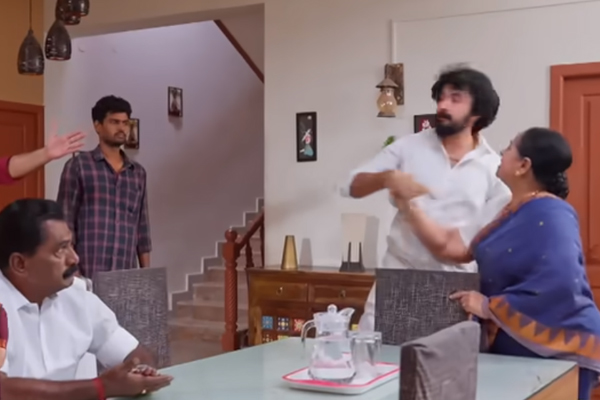 Ethirneechal: வீட்டிற்கு வந்த குணசேகரன்... சித்ரவதை செய்யப்படும் அம்மா! எஸ்கேப் ஆகிய ஜனனி | Ethirneechal Gunasekaran Entry House Janani Escape