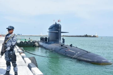 கொழும்பு வந்தடைந்தது இந்திய நீர்மூழ்கிக் கப்பல்- வெளியான புகைப்படங்கள்