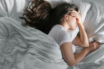 සෑම රාත්‍රියකම නින්ද සමග අරගල කරන නොකරන ඔබ සියලු දෙනාට වැදගන් ලිපියක් මෙන්න...