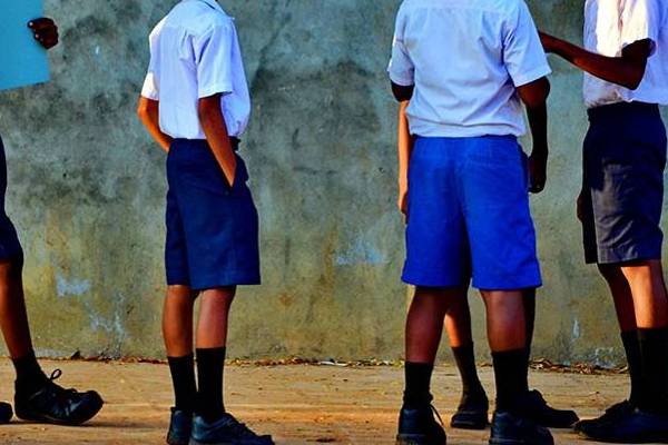 மாணவன் மீது தாக்குதல் பாடசாலை அதிபர் கைது | School Principal Arrested For Assault On Student