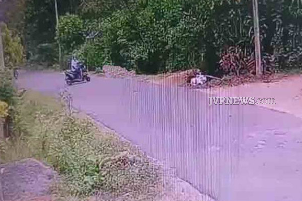 அரச உத்தியோகத்தர் போல் நாடகமாடி பணம் மோசடி: அம்பலப்படுத்திய மக்கள்! | Acting As A Govt Official Financial Fraud அரச உத்தியோகத்தர் போல் நாடகமாடி பணம் மோசடி: அம்பலப்படுத்திய மக்கள்! | Acting As A Govt Official Financial Fraud